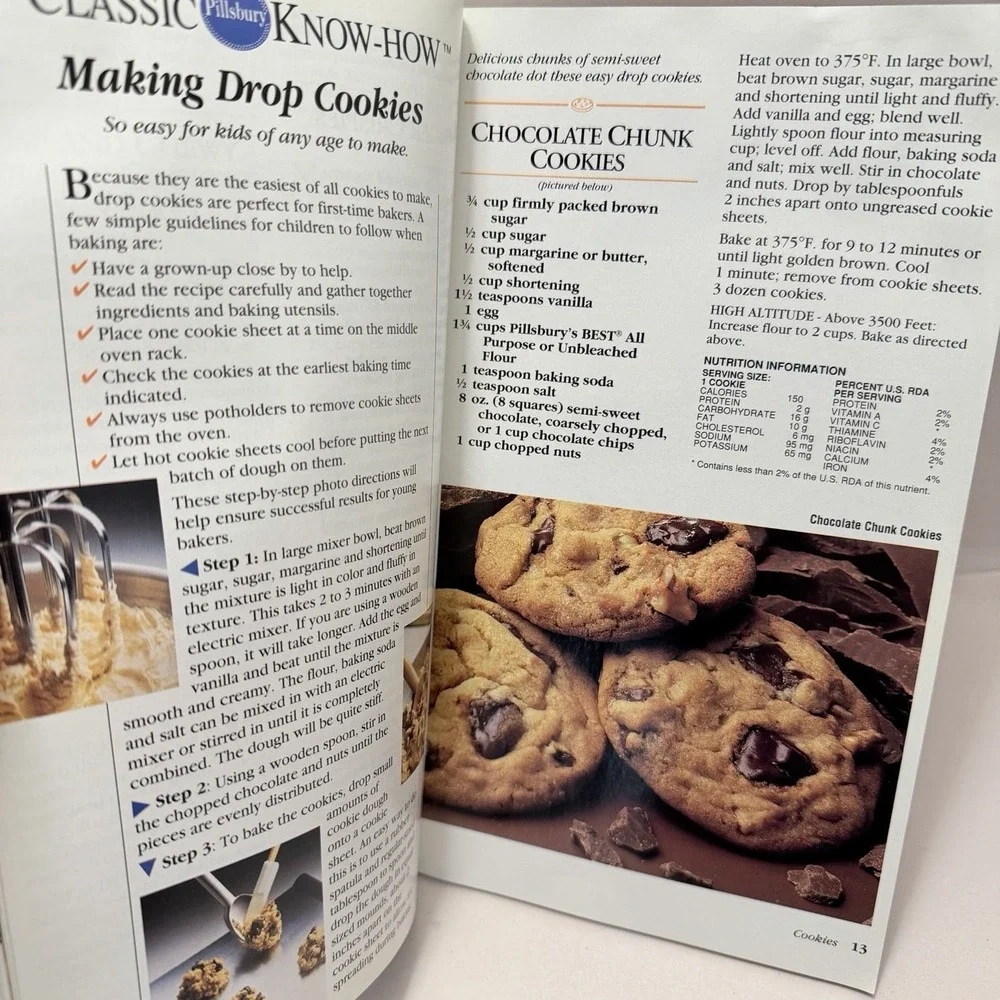 Cookbook Cookies Pillsbury Brownies Choc Chip Baking Bake Book VTG Retro Decor